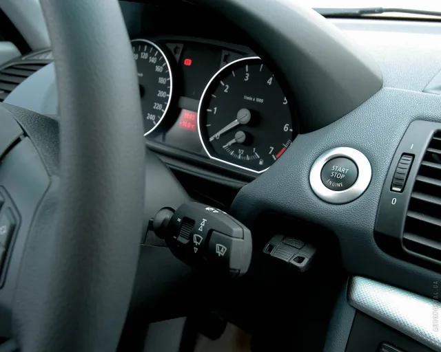 BMW 1 Series 2004 (БМВ 1 Серии) 5-ти дверный хетчбэк — 10