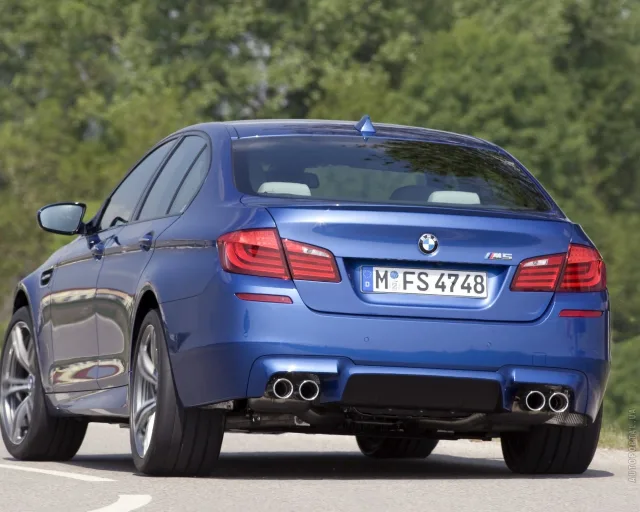 BMW M5 4.4T AT — 12