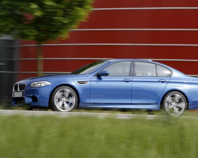 BMW M5 4.4T AT — 20