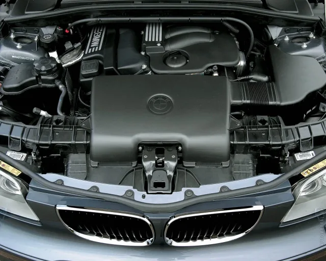BMW 1 Series 2004 (БМВ 1 Серии) 5-ти дверный хетчбэк — 20