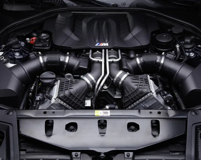 BMW M5 4.4T AT — 6