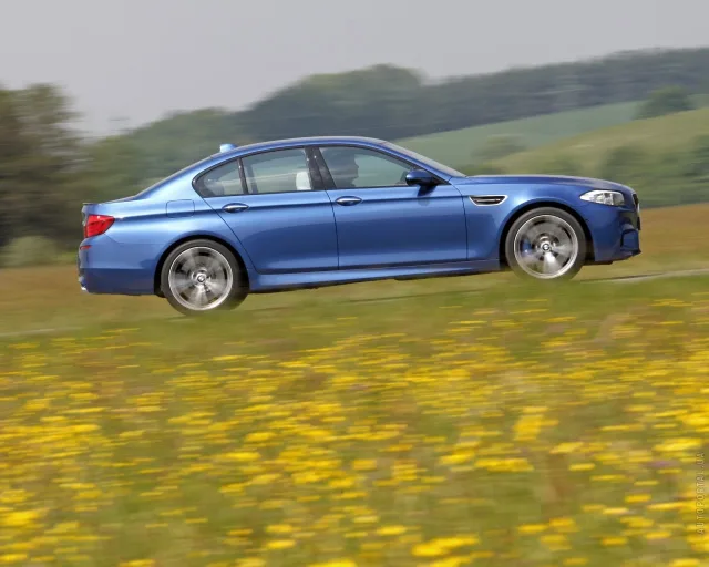 BMW M5 4.4T AT — 14