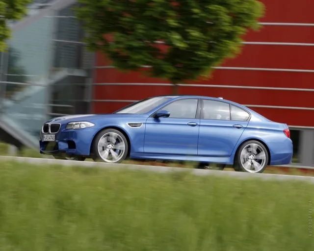 BMW M5 4.4T AT — 22