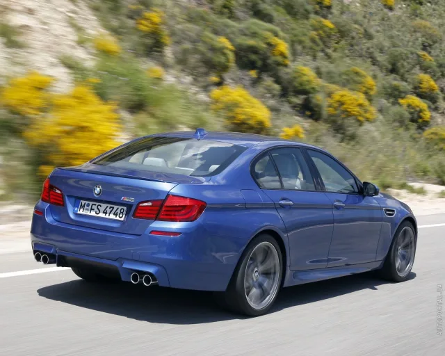 BMW M5 4.4T AT — 19