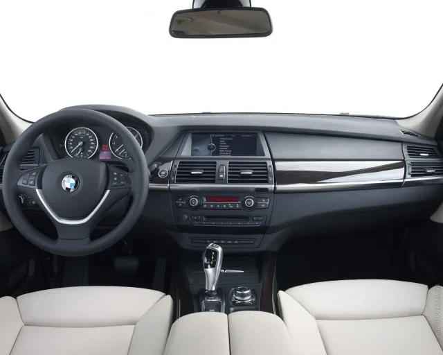 BMW X5 xDrive40d AT — 6
