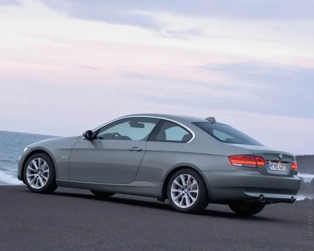BMW 330d Coupe MT — 23