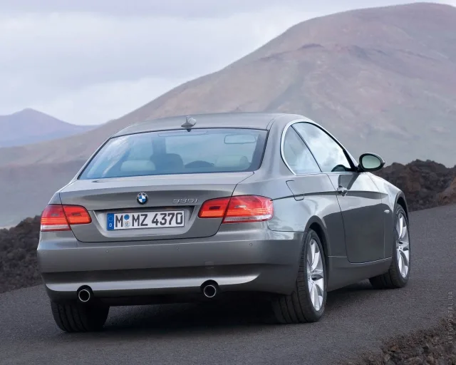 BMW 330d Coupe MT — 24