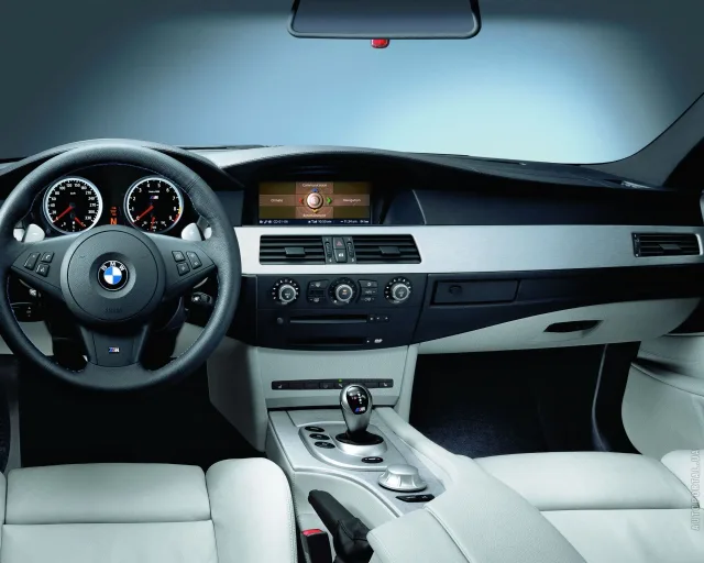 BMW M5 E60 (БМВ М5) седан — 2