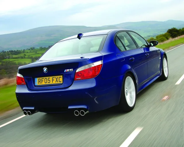 BMW M5 E60 (БМВ М5) седан — 18