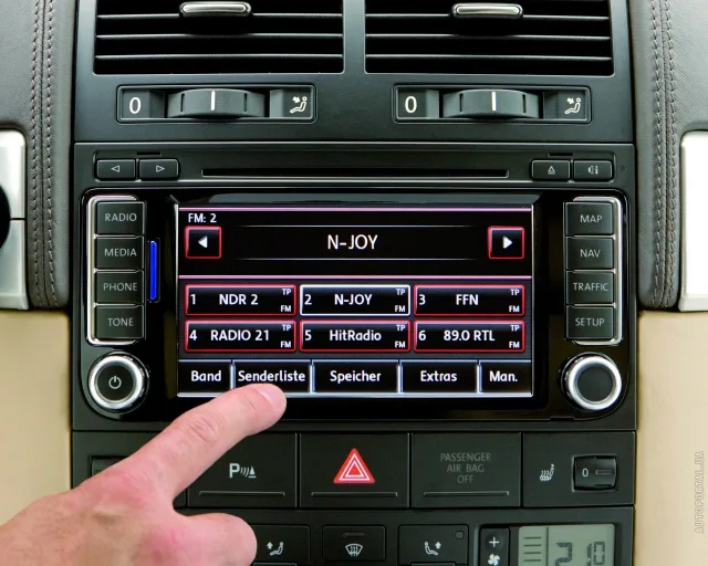 Volkswagen Touareg 2007 crossover — 9