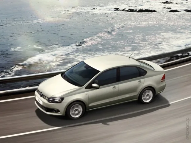 Volkswagen Polo 1.6 MT Style — 12