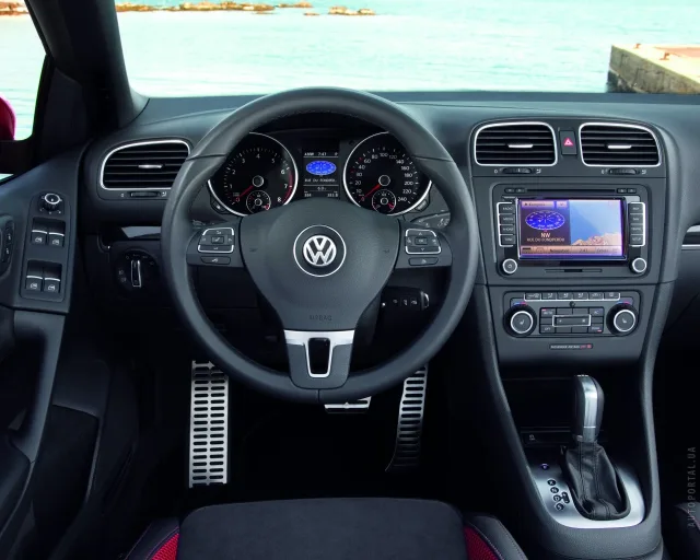 Volkswagen Golf Cabriolet кабріолет — 4