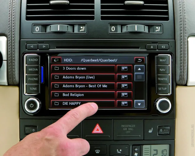 Volkswagen Touareg 2007 crossover — 7