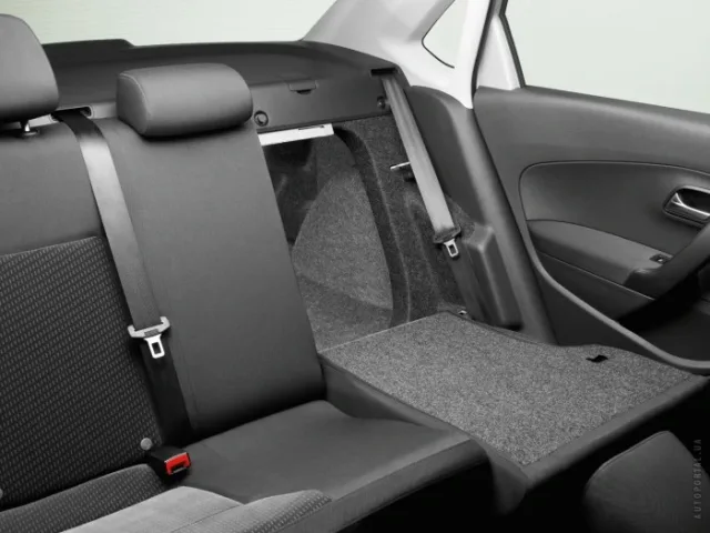 Volkswagen Polo 1.6 MT Style — 3