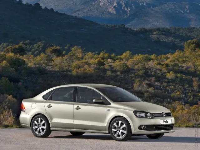 Volkswagen Polo 1.6 MT Style — 11