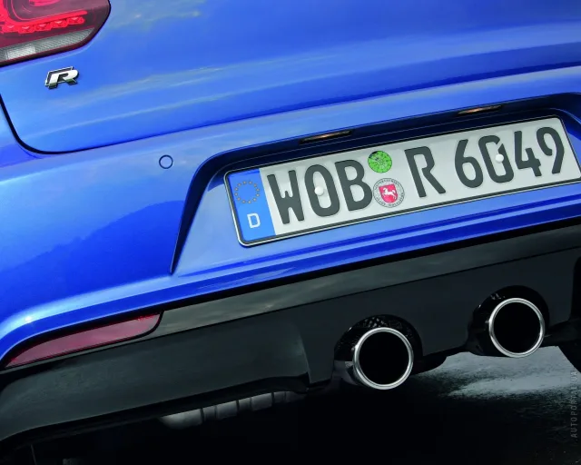 Volkswagen Golf R 2.0 MT — 18