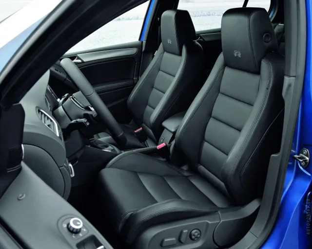 Volkswagen Golf R 2009 (Фольксваген Гольф Р) 5-ти дверный хэтчбек — 4
