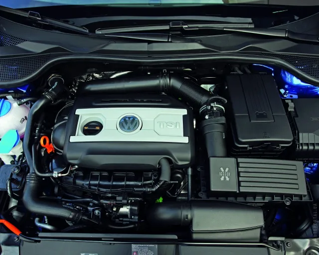 Volkswagen Scirocco 2008 хетчбек — 11