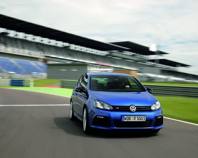 Volkswagen Golf R 2.0 MT — 17