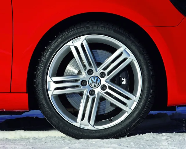 Volkswagen Golf R 2.0 MT — 25