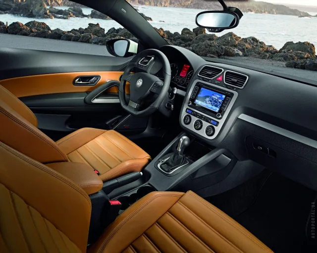 Volkswagen Scirocco 2008 хетчбек — 4