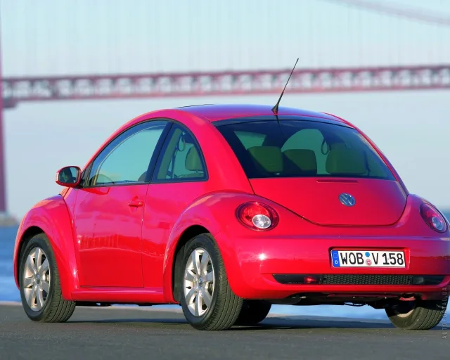 Volkswagen New Beetle 1.8T MT Highline — 17