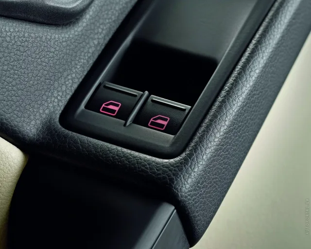 Volkswagen Golf 2012 хетчбек — 9