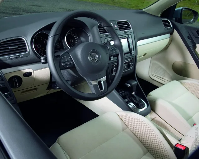 Volkswagen Golf 2012 хетчбек — 2