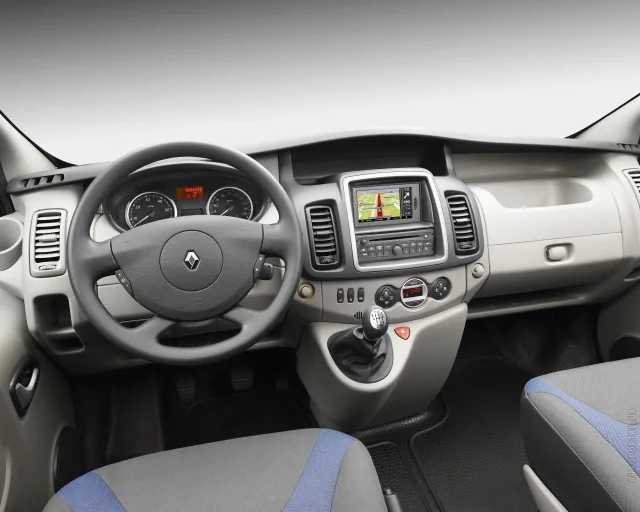 Renault Trafic 2012 мінівен — 14