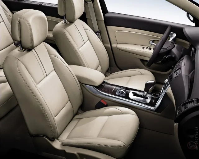 Renault Latitude (Рено Латитьюд) седан — 5