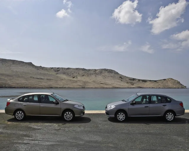 Renault Symbol 2009 sedan — 21