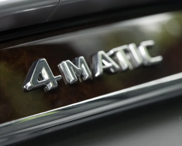 Mercedes-Benz S-Class 2005 седан — 16