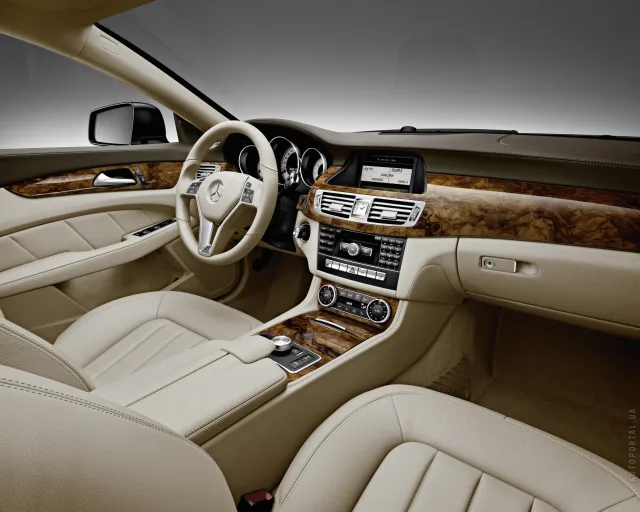 Mercedes-Benz CLS 400 AT 4Matic — 10