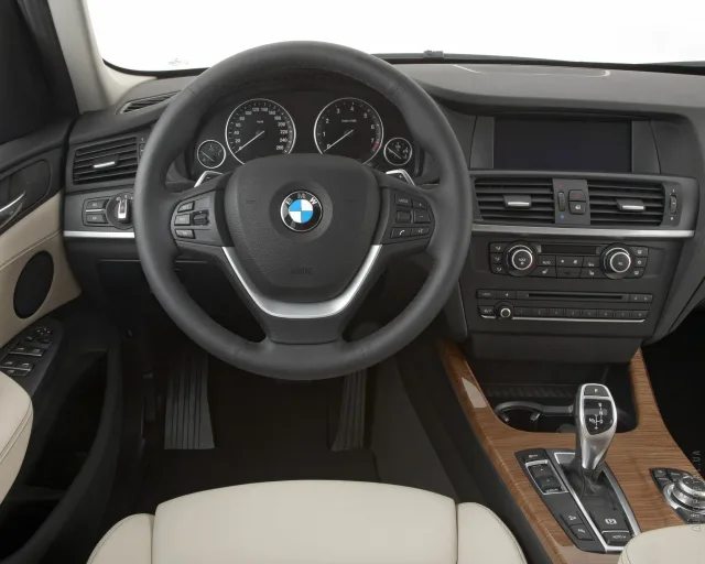 BMW X3 2010 crossover — 14