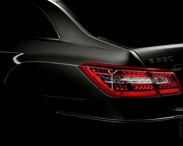 Mercedes-Benz E 200 Coupe BlueEfficiency — 19