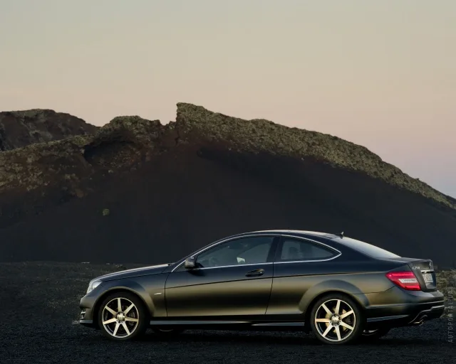 Mercedes-Benz C-Class Coupe C350 AT — 23