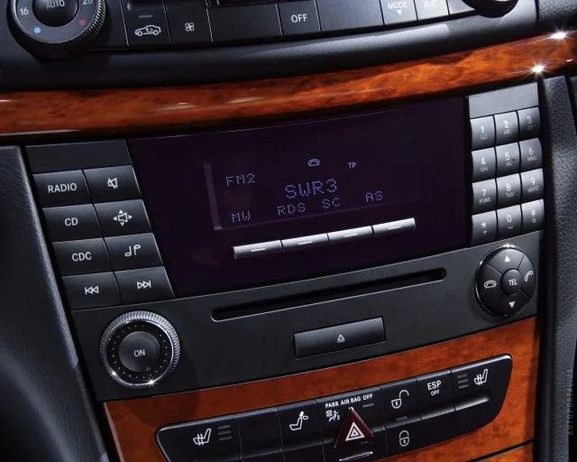 Mercedes-Benz E 320 CDI AT 4Matic — 15