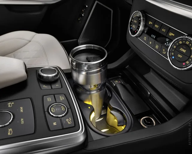 Mercedes-Benz GL-Class 2012 позашляховик — 8