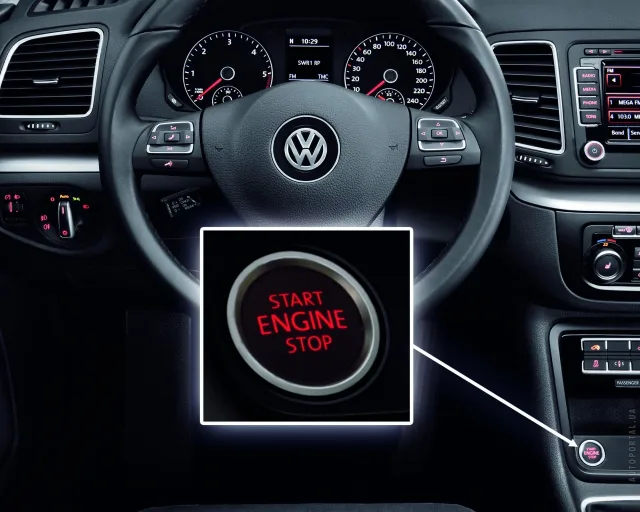 Volkswagen Sharan minivan — 17