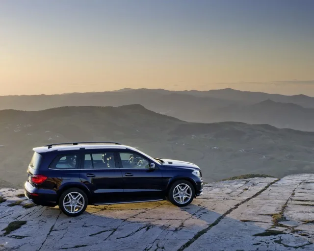 Mercedes-Benz GL-Class 2012 позашляховик — 24