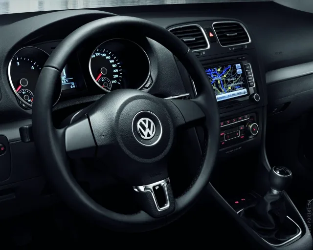 Volkswagen Golf 2012 хетчбек — 7