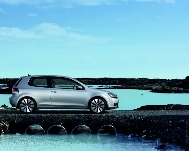 Volkswagen Golf 1.6D MT Highline — 22