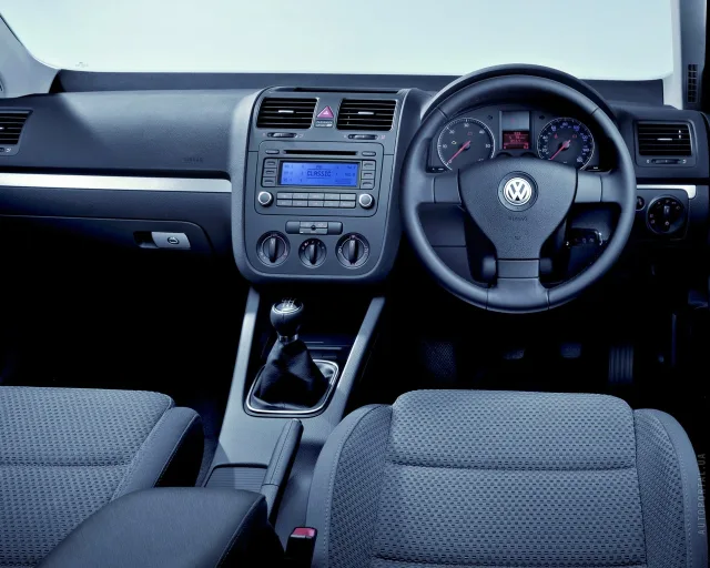 Volkswagen Jetta 2005 седан — 2
