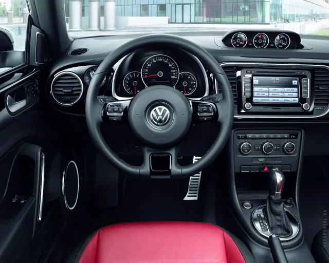 Volkswagen Beetle hatchback — 8
