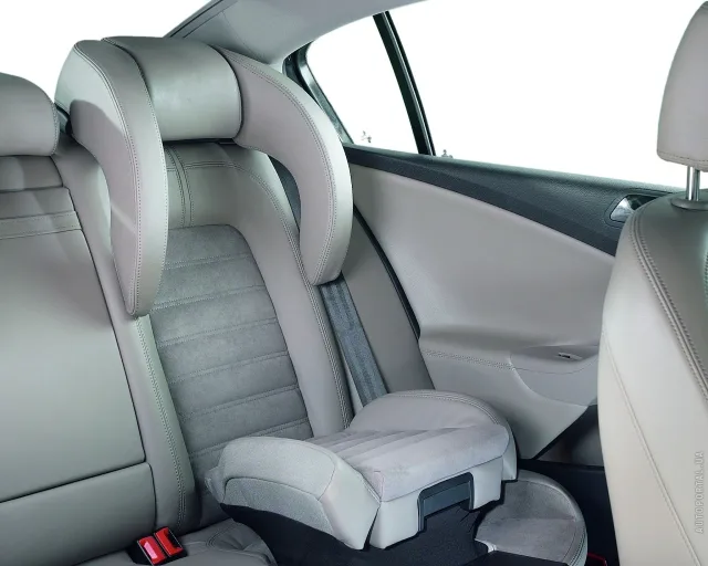 Volkswagen Passat B6 седан — 10