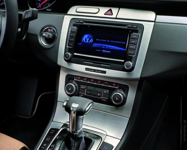 Volkswagen Passat CC седан — 4