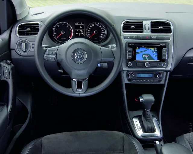 Volkswagen Polo 2009 3-дверний хетчбек — 4