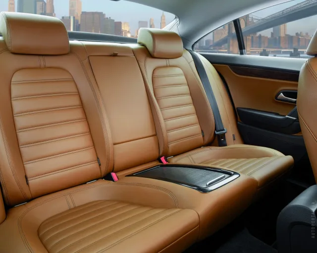 Volkswagen Passat CC седан — 5
