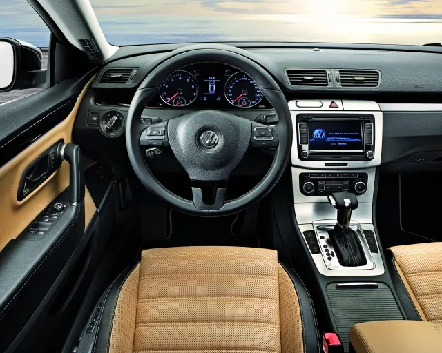 Volkswagen Passat CC седан — 3