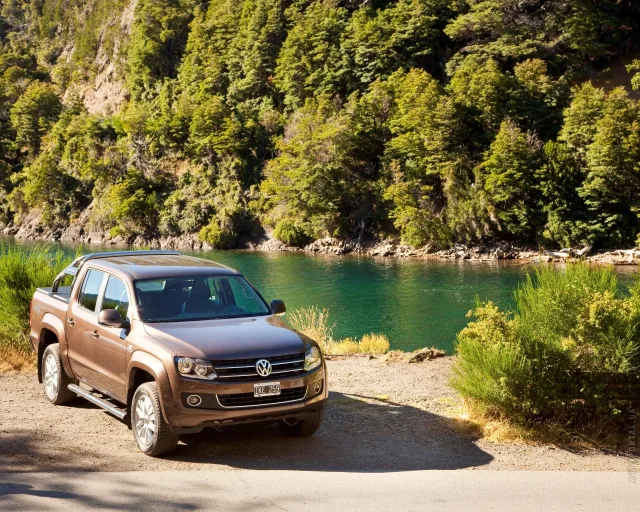 Volkswagen Amarok 2.0D MT Basis 4Motion 4WD (180) — 4